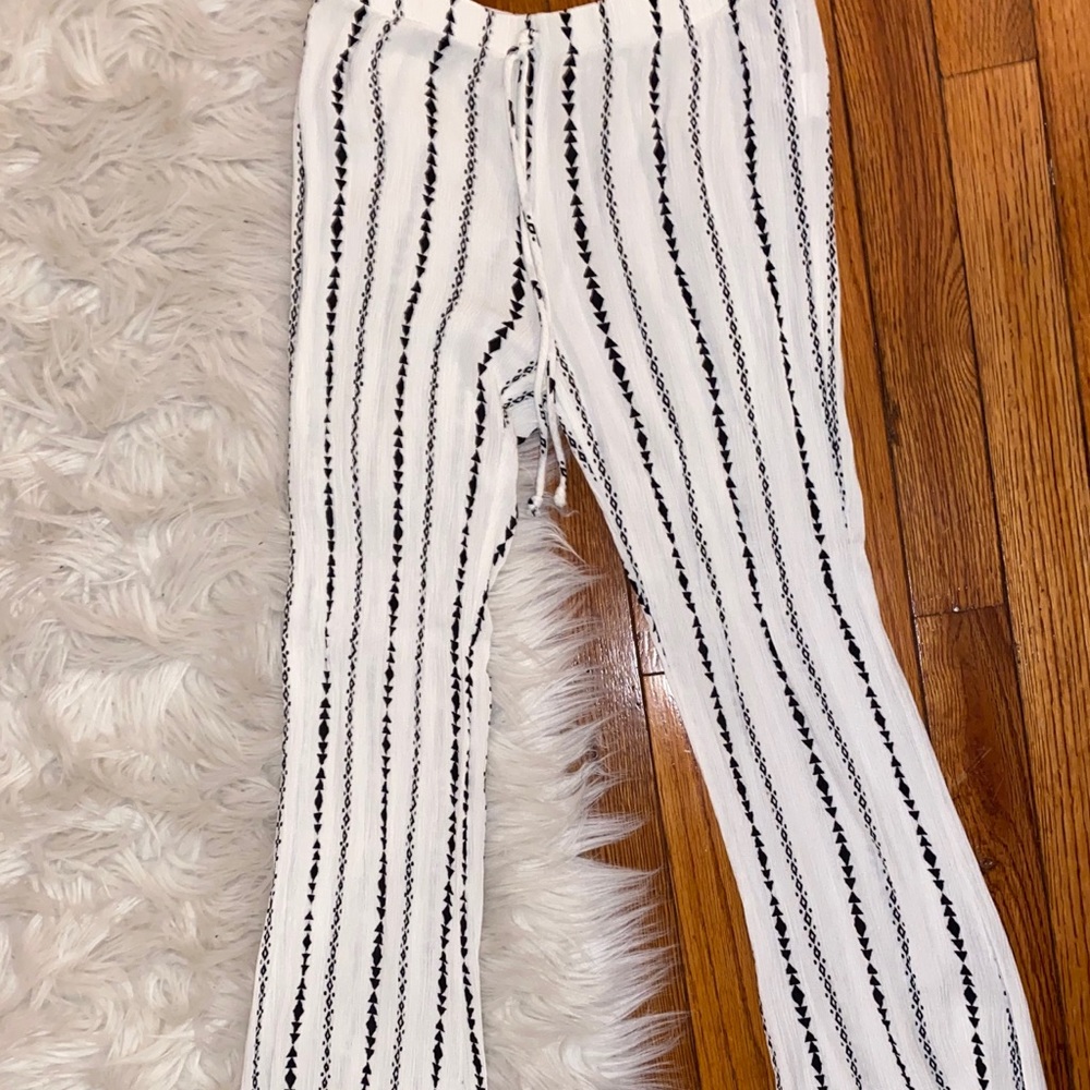 Island Gypsy White and Black Flowy Pants